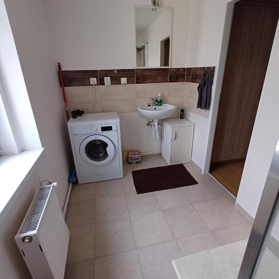 Ap 5 Alice Near Springs - 4 Rooms Карлови Вари Екстериор снимка
